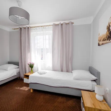 Pokoje W Parku I Folwarku Przy Palacu Lawica Kladsko Exteriér fotografie