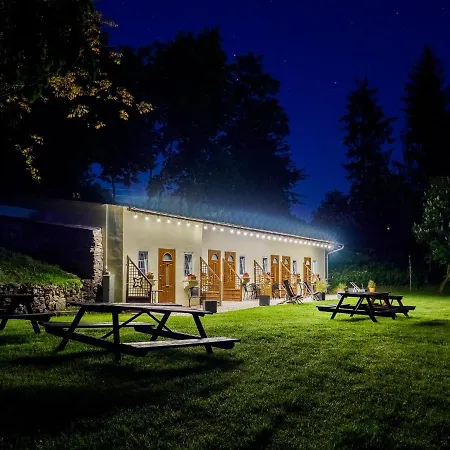 Pokoje W Parku I Folwarku Przy Palacu Lawica Kladsko Exteriér fotografie