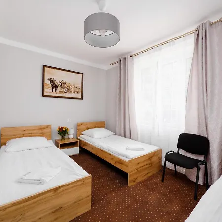 Pokoje W Parku I Folwarku Przy Palacu Lawica Kladsko Exteriér fotografie