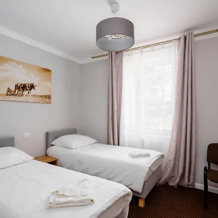 Pokoje W Parku I Folwarku Przy Palacu Lawica Kladsko Exteriér fotografie