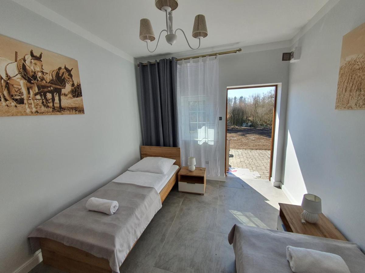 Campsite W Parku I Folwarku Przy Palacu Lawica