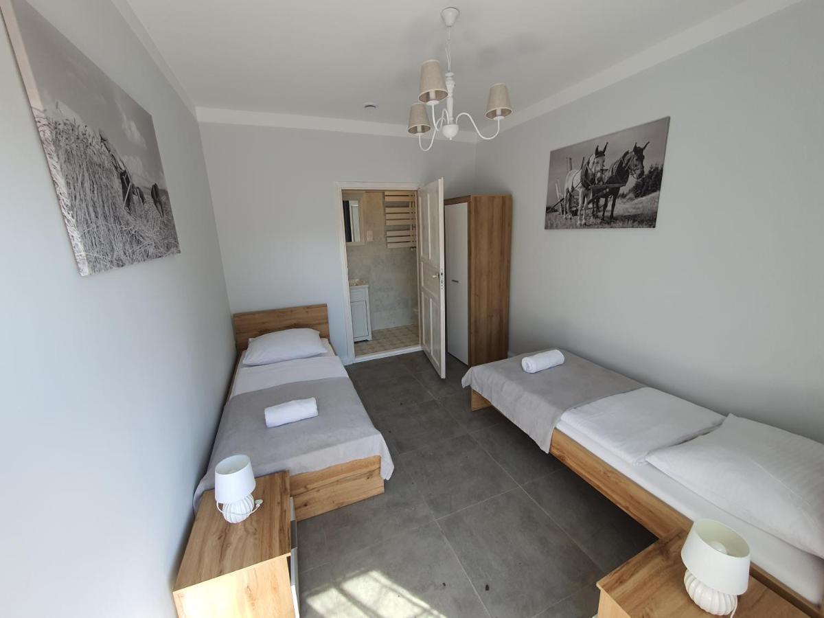 Campsite W Parku I Folwarku Przy Palacu Lawica Klodzko