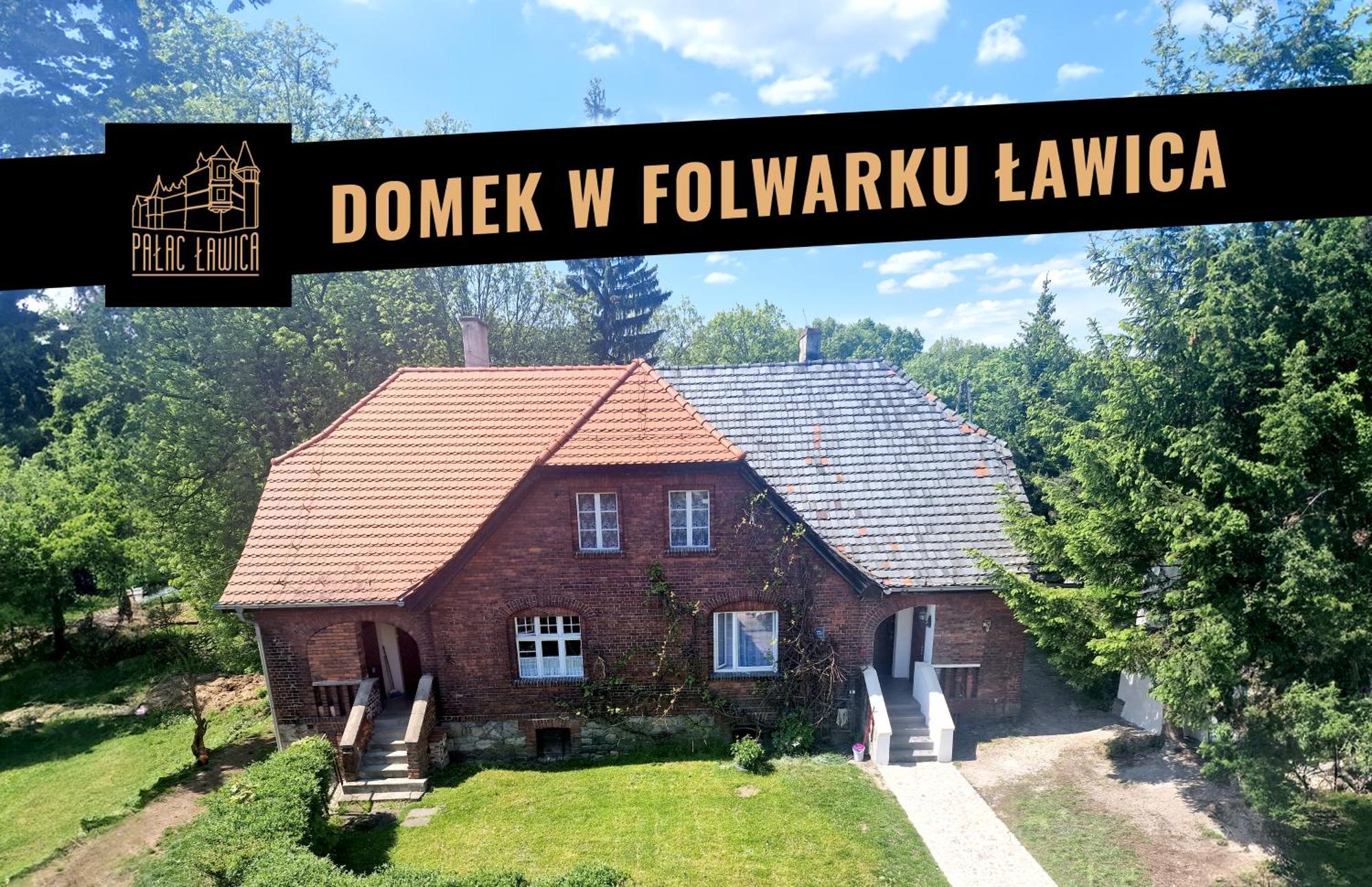 W Parku I Folwarku Przy Palacu Lawica Klodzko